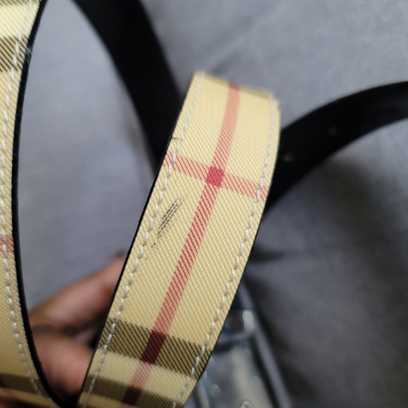Classic Burberry Belt - Picture 5 of 6